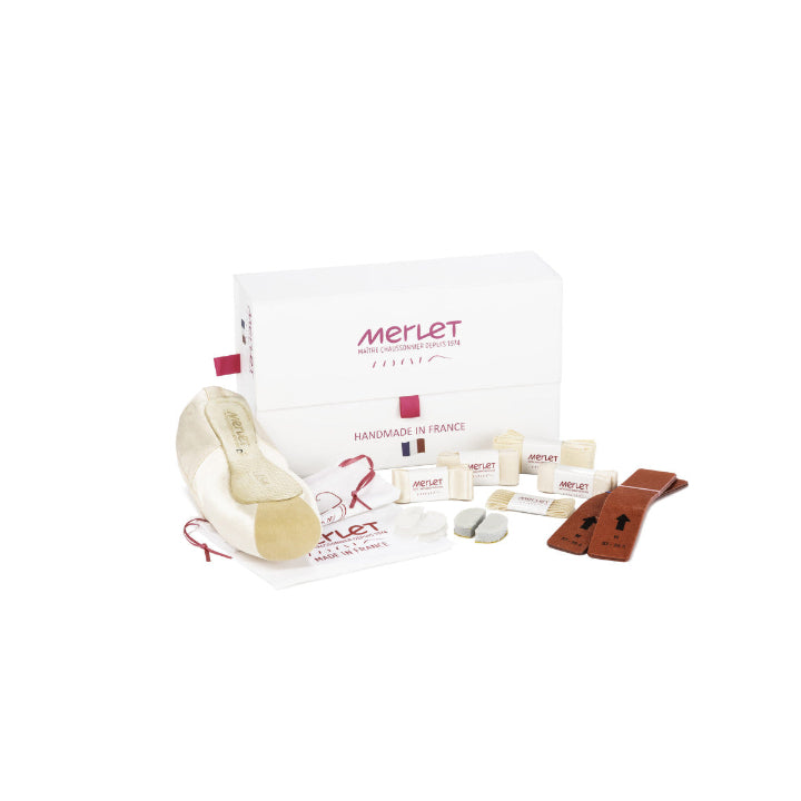 Merlet - 'Lisa' Pointe Shoe With Accessories